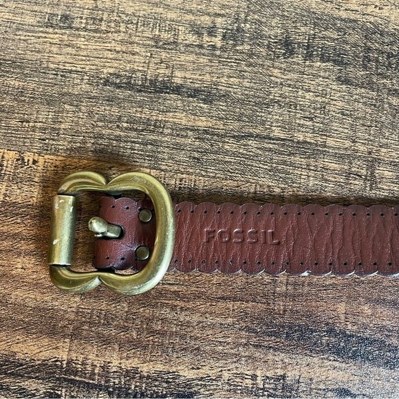 Fossil women’s Size Small Leather belt. Scalloped edge. EUC - Picture 6 of 7